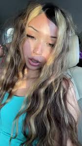 Elisa Bean's Instagram, Twitter & Facebook