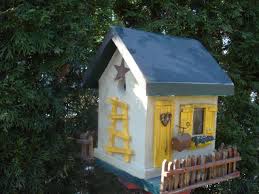 Niche D Oiseau Cabane De Couleur Cabane Oiseaux Oiseaux Et Mobilier De Salon