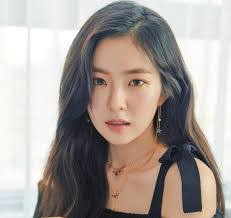 Irene Western's Instagram, Twitter & Facebook