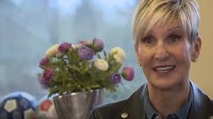 Carrie Bates's Instagram, Twitter & Facebook