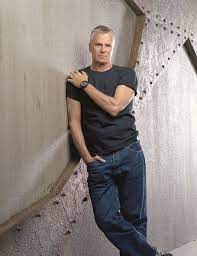 A lot of his fans think that he should consider some kind of diet in order to improve his looks. Richard Dean Anderson Photo Richard Richard Dean Anderson Macgyver Richard Dean Anderson Jack Coleman