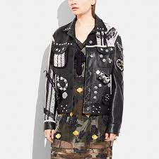 Spotted Vic Mensa In 93 Punks Leather Jacket And The Rolling Stones T Shirt Pause Online Men S Fashion Street Style Fashion News Streetwear