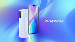 This smartphone is available in 2 other variants like 4gb ram + 64gb storage, 6gb ram + 64gb storage with colour options like pearl blue and pearl white. Realme Xt With 64mp Quad Rear Cameras Sd712 Soc 8gb Ram Goes Official In India Gizmochina