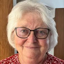 was out cleaning the leafs saw this 😻😻😻