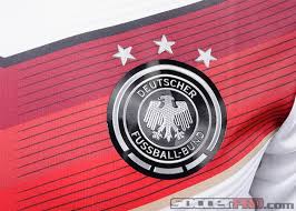 Wir produzieren outdoor bekleidung, schuhe, rucksäcke, zelte, schlafsäcke, taschen und zubehör für bergsteigen, skitouren, trekking, wandern, mountainbiken und rennradfahren. Germany World Cup Kit Review Die Nationalmannschaft Crank Up The Red The Center Circle A Soccerpro Soccer Fan Blog