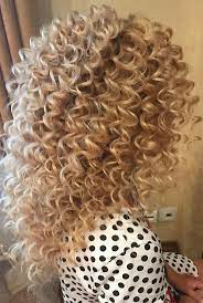 Middle Blonde Highlights Hair Color Spiral Perm Happy Curl Avedaibw Idei Coafuri Avedaibw Blond Curls For Long Hair Long Hair Perm Spiral Perm Long Hair