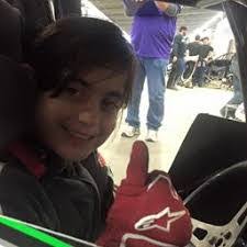 Shane Weeks's Instagram, Twitter & Facebook