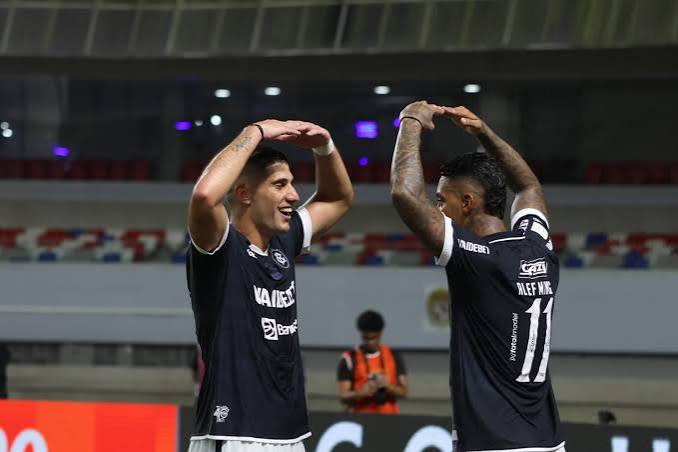 Remo bate o Vit&oacute;ria e ganha f&ocirc;lego para escapar do Z4