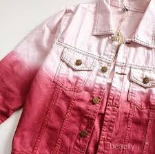 Maybe you would like to learn more about one of these? 7 Perpaduan Jaket Jeans Pink Untuk Tampil Stylish Di Acara Ngabuburit
