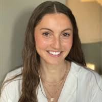 Maggie Mcquade's Instagram, Twitter & Facebook