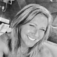 Carrie Bragg's Instagram, Twitter & Facebook