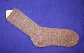 The pretty textured pattern is easy but effective to work, cleverly chosen to avoid a pattern jog between rows and interesting enough to keep the project moving (plus. Mens Knitted Socks Cyberseams Com