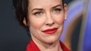 Evangeline Lilly Won't Self-quarantine Amid Coronavirus, Despite Living  with Cancer-stricken Father