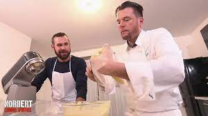 norbert commis d office sur 6play voir les episodes en streaming norbert episode cuisine