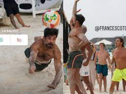 August 24, 1969) is an italian actor. Pierfrancesco Favino Sfida Totti A Beach Volley Alle Maldive Nel Resort Anche Icardi E Ezio Greggio