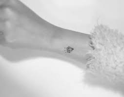 Kucuk Dovme Modelleri Koreli Sanatcidan Dovme Modelleri Dovme Mini Tattoos