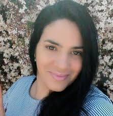 He sido destruido de mil maneras, ahora conozco mil maneras de  reconstruirme."