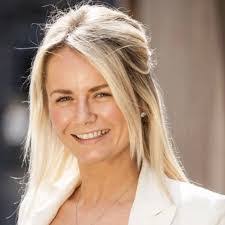 Louise Johnston's Instagram, Twitter & Facebook