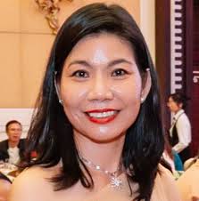 Ăn 4 mùa Noel ở cty hahalolo, 2 chị em mới có tấm ảnh nè 🤶🎅