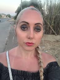 Hello, I have just moved here and I'm looking for recommendations for  exercise classes and gyms? Also any workshops or classes I can join to meet  people and learn something new or