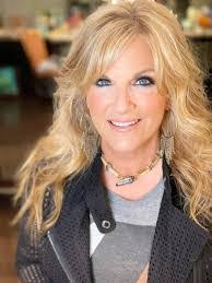 Lori Pelham's Instagram, Twitter & Facebook