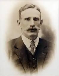 Ernest Schofield with his oldest sister Alice (Doris) : digital image