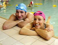 Le format court d'un gars, une fille, composé de saynètes ponctuées de respirations musicales, a facilité l'exercice d'adaptation et donc l'exportation du concept à travers le monde. Un Gars Une Fille Jeux De Societe 1 Jeux De Societe 1 S03e88 Sur Le