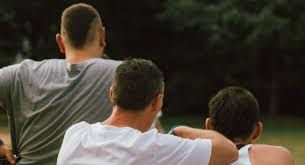 Seghe con gli amici | Racconto Esibizionismo Gay Masturbazioni Nudismo  Prime Esperienze Trio | Racconti Erotici