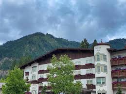 Explore dining, shopping, recreation, lodging, webcams, a calendar of events & more! How To Plan A Leavenworth Bachelorette Party Adventure Valerie Valise