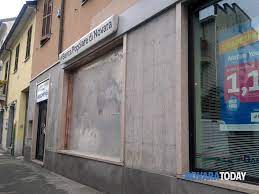 Dal 2017 la banca popolare di novara è entrata a far parte del gruppo banco bpm, nata dalla fusione di banco popolare e banca popolare di milano. Furto Alla Banca Popolare Di Novara In Corso Trieste I Ladri Si Portano Via Il Bancomat