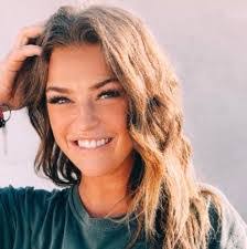 Caitlin Lowry's Instagram, Twitter & Facebook