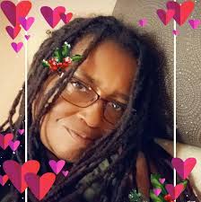 Fantasia is pictured with her husband Kendall Taylor and their growing  family.❤️