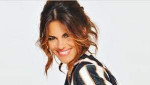Bianca guaccero stupisce tutti i suoi fan con una virata verso il cambiamento. Bianca Guaccero Sguardo Concentrato E L Auspicio Spero Presto