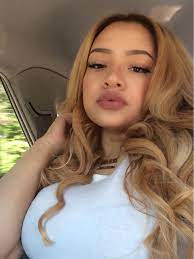 Pin By Vis On Coiffure Honey Brown Hair Honey Blonde Hair Blonde Hair Extensions