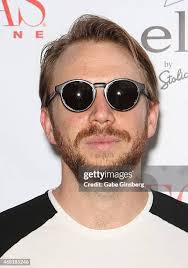 24 Photos & High Res Pictures