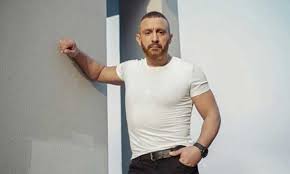 أحمد السقا أنا على آخري. Ø£Ø­Ù…Ø¯ Ø§Ù„Ø³Ù‚Ø§ ÙŠÙƒØ´Ù Ø¹Ù† Ø¹Ù‚Ø¯ØªÙ‡ ÙÙŠ Ø§Ù„Ø­ÙŠØ§Ø© ÙÙŠØ¯ÙŠÙˆ Ø§Ù„Ù‚Ø¯Ø³ Ø§Ù„Ø¹Ø±Ø¨ÙŠ