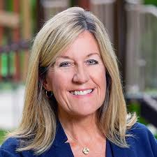 We are thrilled to welcome our new WMAA president, Peggy Scallon, MD '92  (PG '97)!