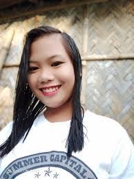 Rachelle Pineda's Instagram, Twitter & Facebook