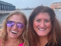 Wanna know my secret? I surround myself incredibly supportive, kind,  inspiring women who cheer me on, lift me up, and are always down to clown  💕💃🏻👯‍♀️ Here is a random collection of