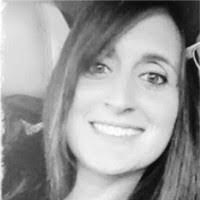 Sara Dooley's Instagram, Twitter & Facebook