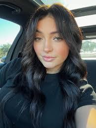 Amanda Esslinger's Instagram, Twitter & Facebook