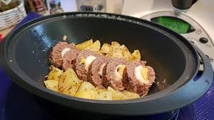 Il polpettone ripieno è un ottimo secondo piatto, molto succulento e ricco. Polpettone Ripieno Con Il Bimby Secon Piatto Gustoso