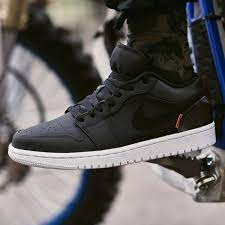 Encuentra air jordan 1 low zapatillas en nike.com. The Psg X Air Jordan 1 Low Has Just Dropped Soccerbible Air Jordans Nike Air Jordan 1