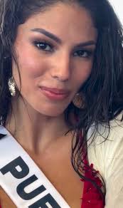 Que bella y espectacular nuestra Reina