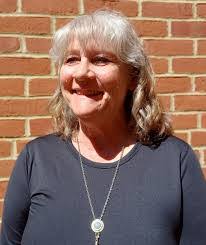 Gloria Hawkes's Instagram, Twitter & Facebook