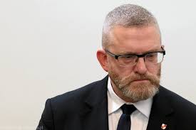 Zjazd Grzegorza Brauna w Warszawie skończył się fiaskiem. Nawet muzycy się  wycofali 👉  https://www.tokfm.pl/Tokfm/7,103087,32161841,zjazd-grzegorza-brauna-w-warszawie-skonczyl-sie-fiaskiem-nawet.html