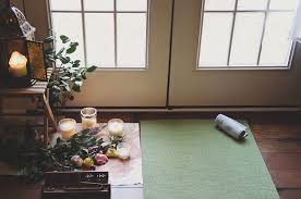 Newbies Studio Yoga Home Yoga For How Set To Up Ayoga For Newbies How To Set Up A Home Yo Yoga Meditation Space Home Yoga Room Yoga Meditation Room