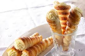 Blatterteig Cornets Mit Zitronencreme Rezept Lebensmittel Essen Zitronen Creme Zitronencreme