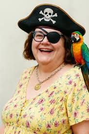 Judge is already being an extra C U N T this morning in front of the world  BIAS POS!!!! Karma coming your way !!!