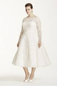 3 Simple Tips For Choosing A Plus Size Wedding Dress For A Fuller Figure Tea Length Dresses Plus Size Wedding Dresses With Sleeves Trendy Wedding Dresses